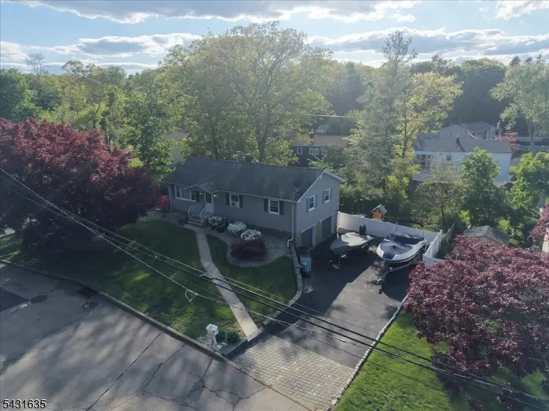 31 Center St, Butler, NJ 07405 - #2