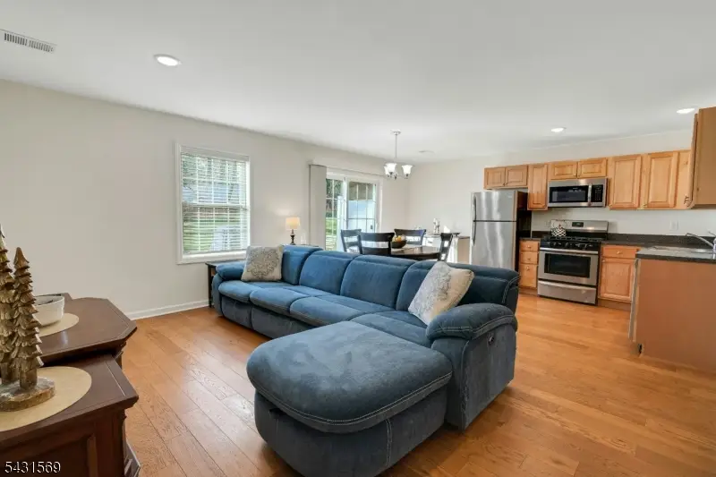 19 Gregg Ct, Newton, NJ 07860 - #3
