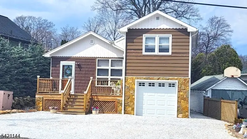 106 Maxim Dr, Hopatcong, NJ 07843 - #3