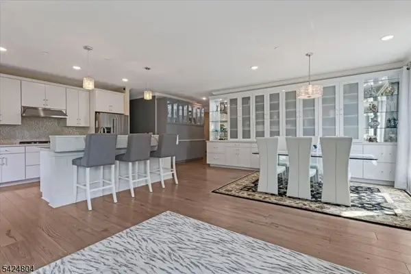 2 Vanderbilt Blvd #106, Florham Park Boro, NJ 07960