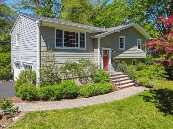 57 Ambar Pl, Bernardsville Boro, NJ 07924