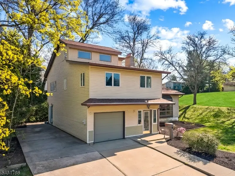 14 Trenton Pl, Newton, NJ 07860 - #1