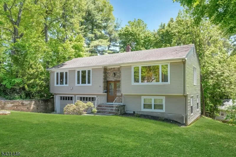 34 Bear Brook Ln, Livingston, NJ 07039 - #2