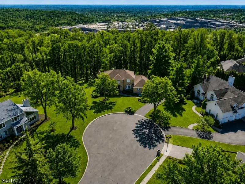 50 Pinewood Cres, Berkeley Heights, NJ 07922 - #3