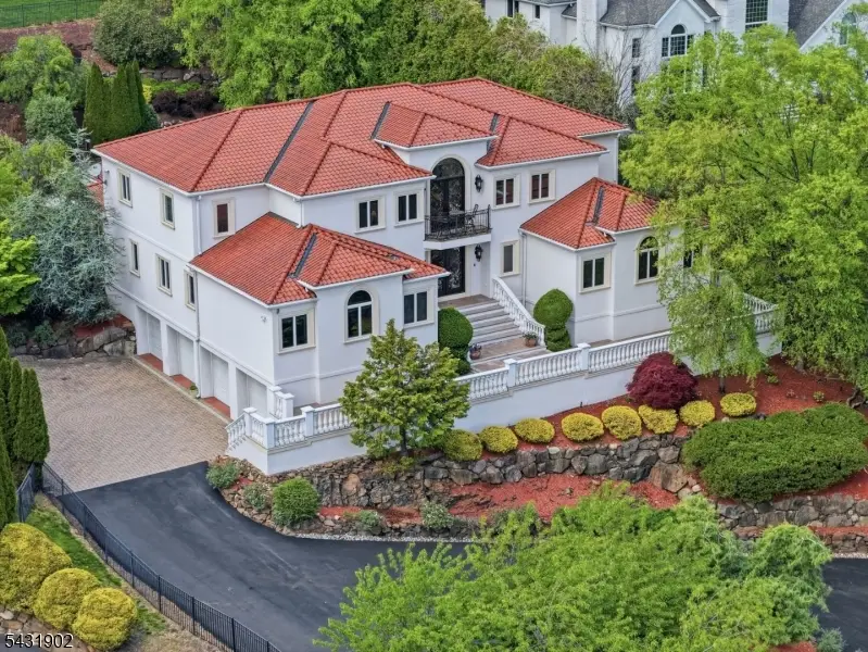 27 Mountainwood Ct, Totowa, NJ 07512 - #3