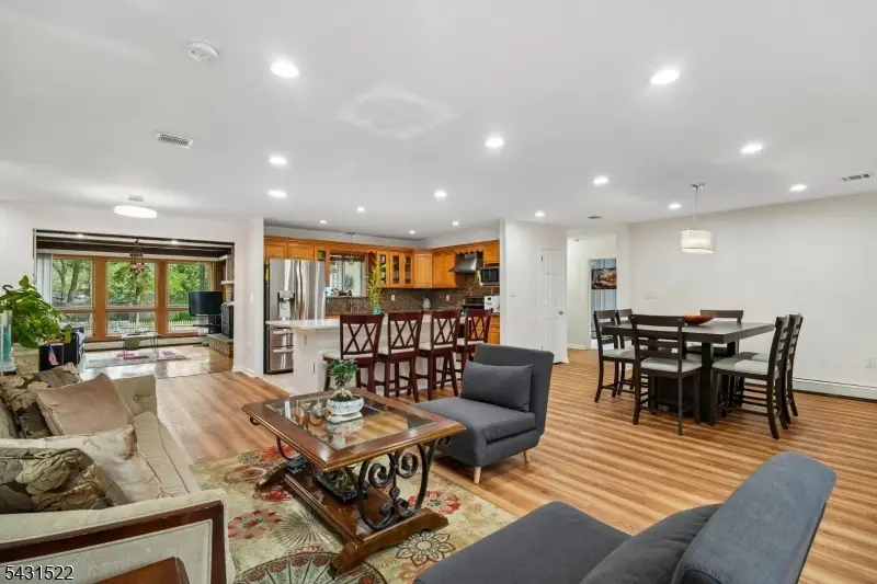 22 Spier Dr, Livingston, NJ 07039 - #3