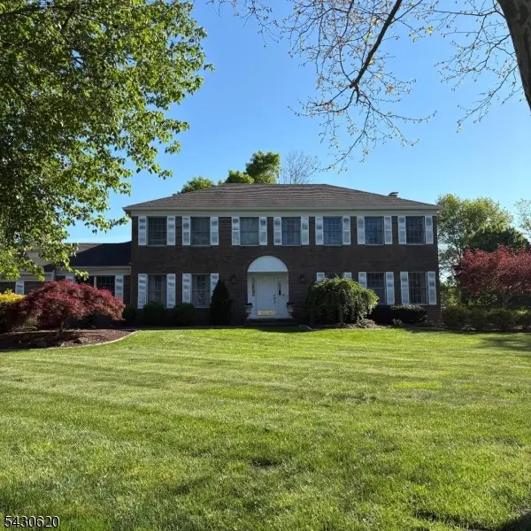 16 Providence Dr, West Windsor Twp., NJ 08550