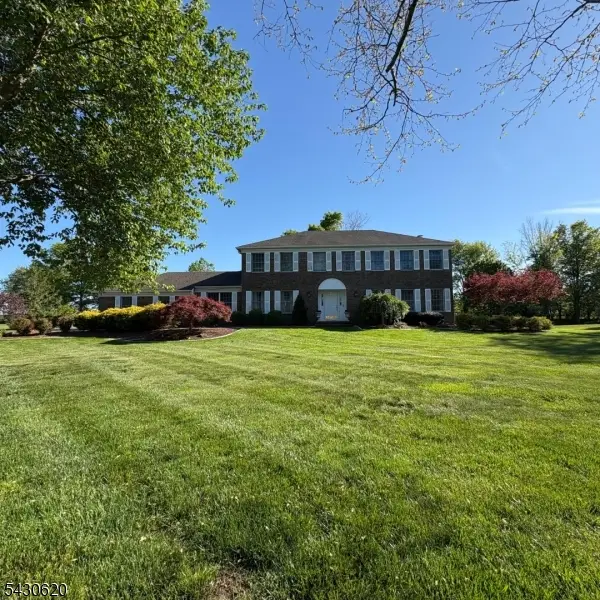 16 Providence Dr, West Windsor, NJ 08550 - #2