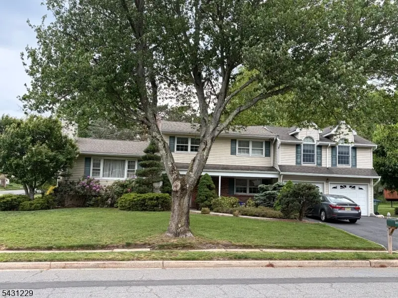 19 Annette Dr, Edison, NJ 08820 - #1