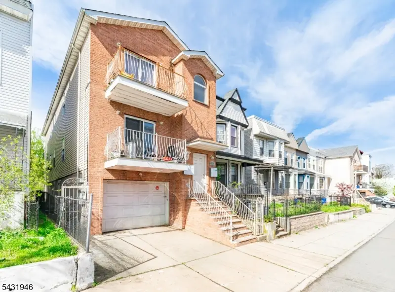 263 Forrest St, Jersey City, NJ 07304 - #2