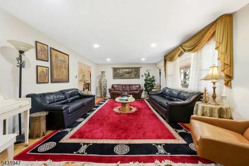 14 Hepworth Pl, West Orange, NJ 07052 - #3