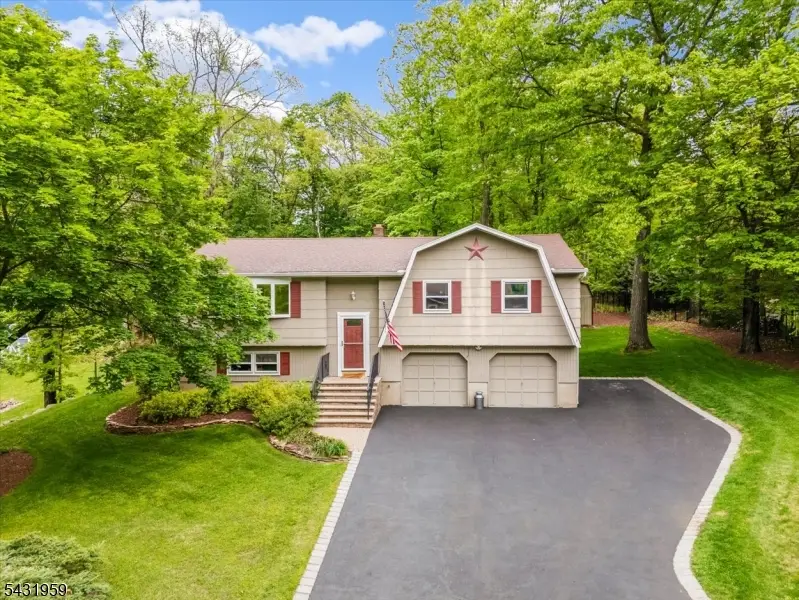 10 Hemlock Pl, Ringwood, NJ 07456 - #3