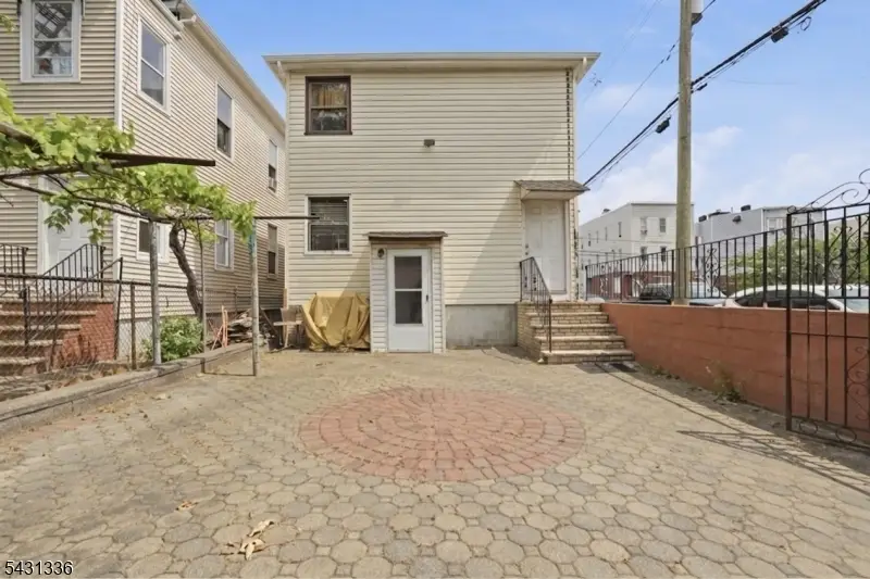 75 Geneva St, Elizabethport, NJ 07206 - #2