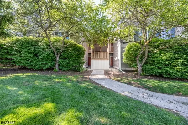 14 Falcon Ridge Way #4, Hamburg Boro, NJ 07419