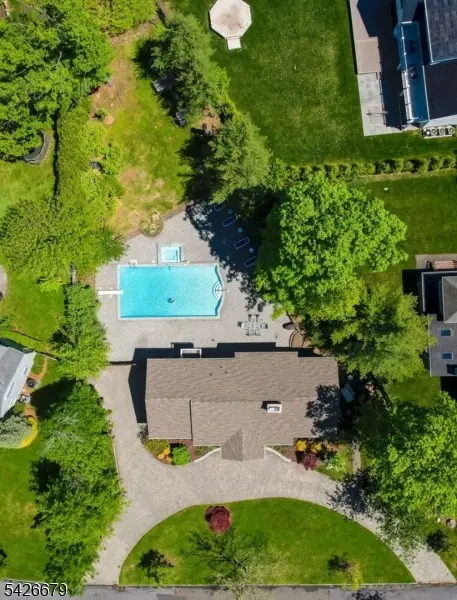 36 Thackeray Dr, Millburn Twp., NJ 07078