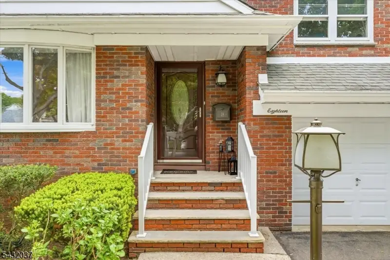 18 Hudson St, Nutley, NJ 07110 - #2