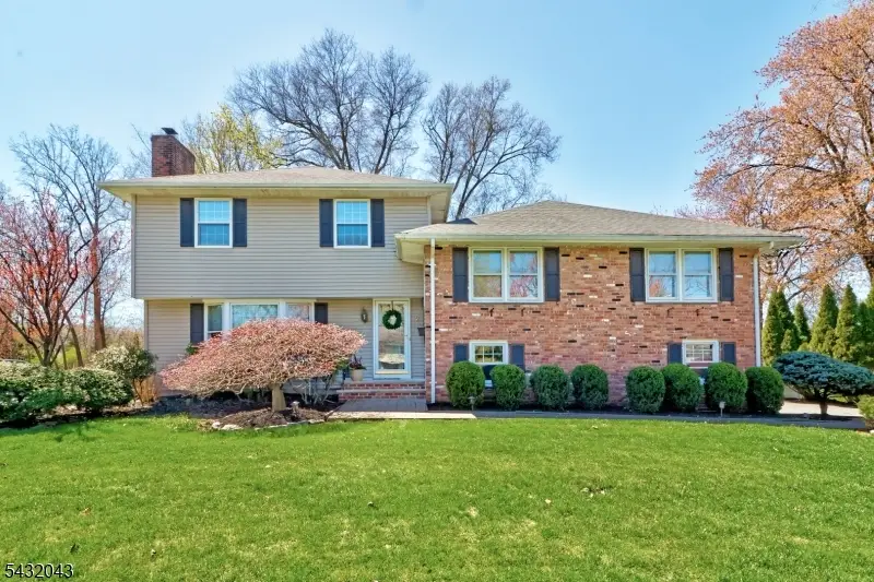 2 Midwood Dr, Florham Park, NJ 07932 - #1
