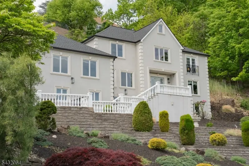 207 Eileen Dr, Cedar Grove, NJ 07009 - #1