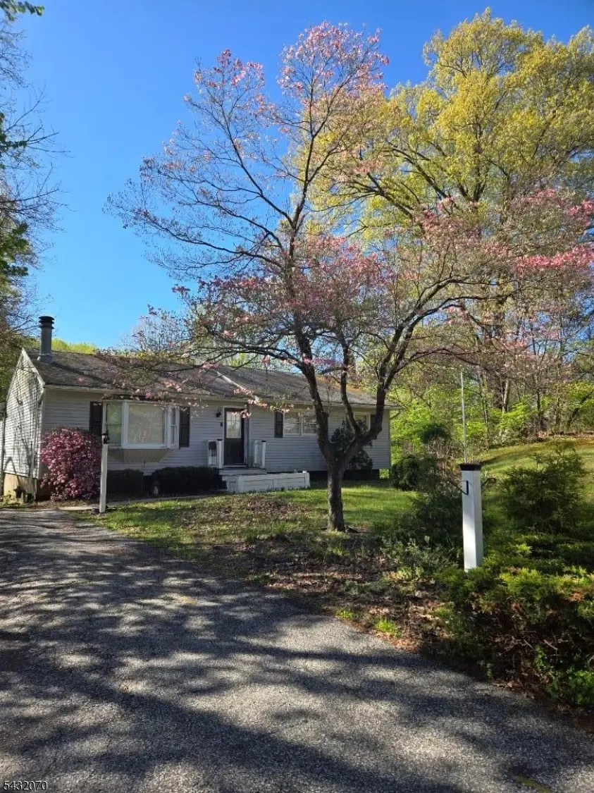 47 Woodland Dr, Vernon, NJ 07462 - #1