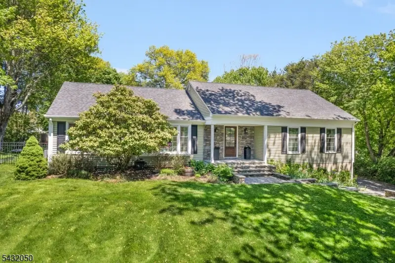 3 Aspen Dr, Chester, NJ 07930 - #1