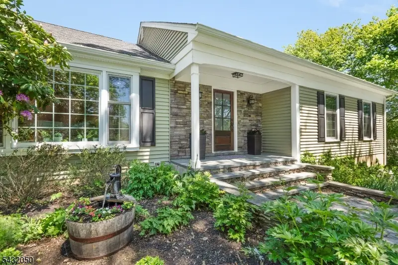3 Aspen Dr, Chester, NJ 07930 - #2