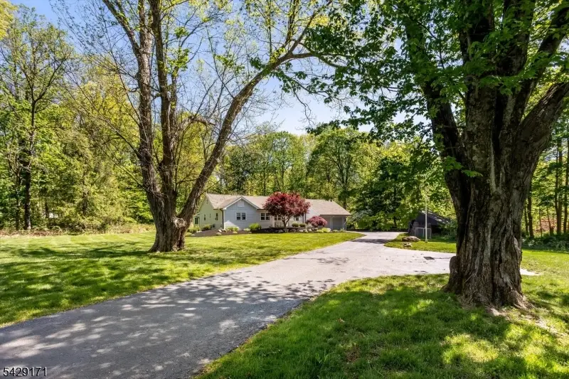 3 Laurel Pl, Chester, NJ 07930 - #2