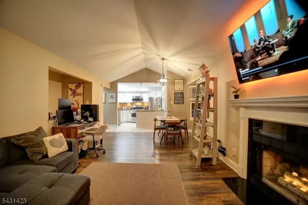 88 Wycombe Pl, Franklin Twp., NJ 08873