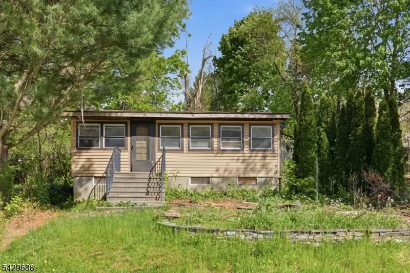 39 Fernwood Ave, Stockholm, NJ 07460 - #1