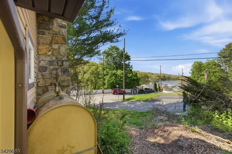 39 Fernwood Ave, Stockholm, NJ 07460 - #3