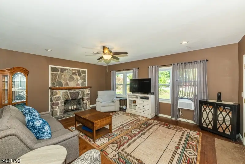 42 Main Beach Rd, Ringwood, NJ 07456 - #3