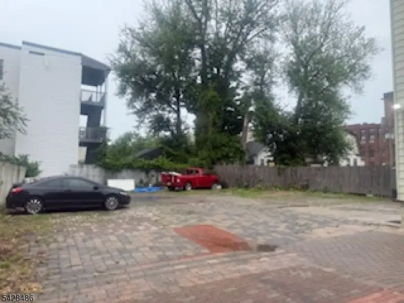 420-424 E 18th St #2, Paterson, NJ 07524 - #1