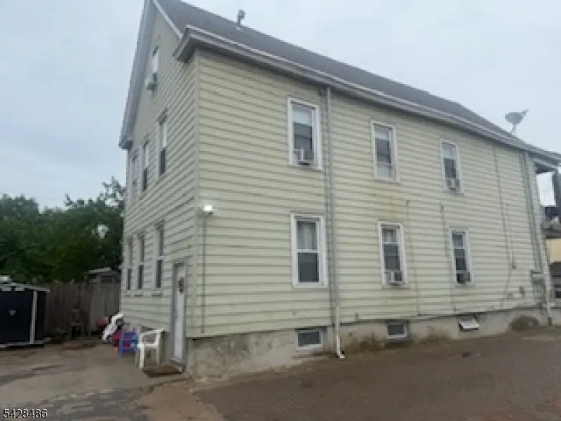 420-424 E 18th St #2, Paterson, NJ 07524 - #2