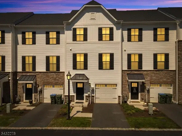 3 Saw Mill Cir, Hackettstown Town, NJ 07840