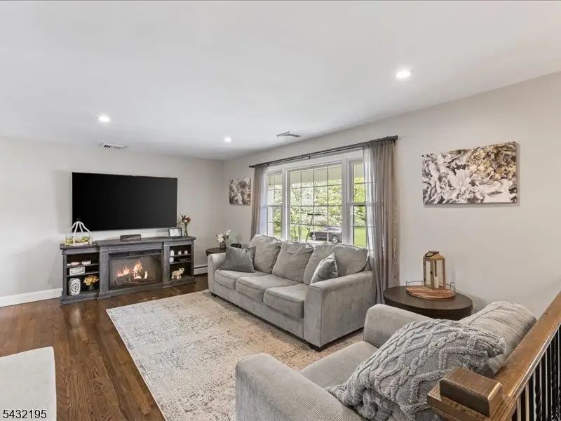 8 Madoc Trl, Oak Ridge, NJ 07438 - #3