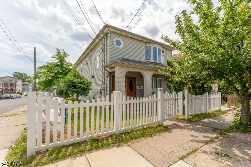 34 Erie St, Elizabethport, NJ 07206 - #1