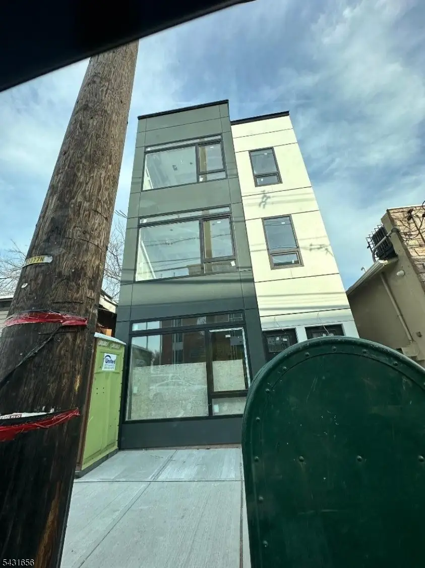 706 Bergen St, Newark, NJ 07108 - #1