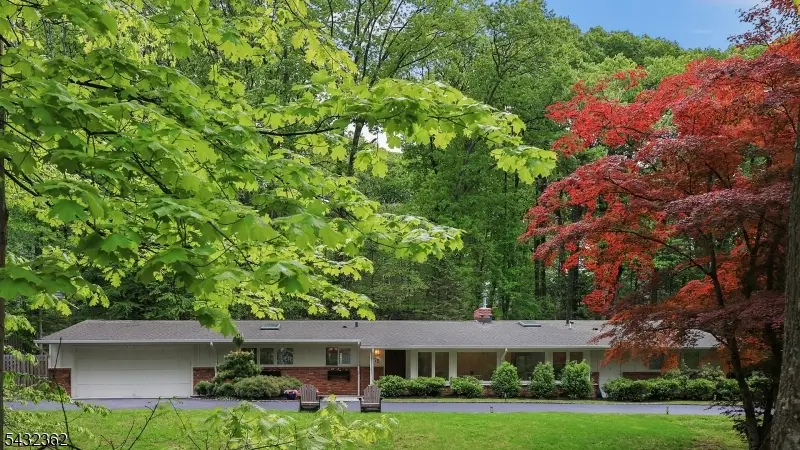 75 Seney Dr, Bernardsville, NJ 07924 - #1