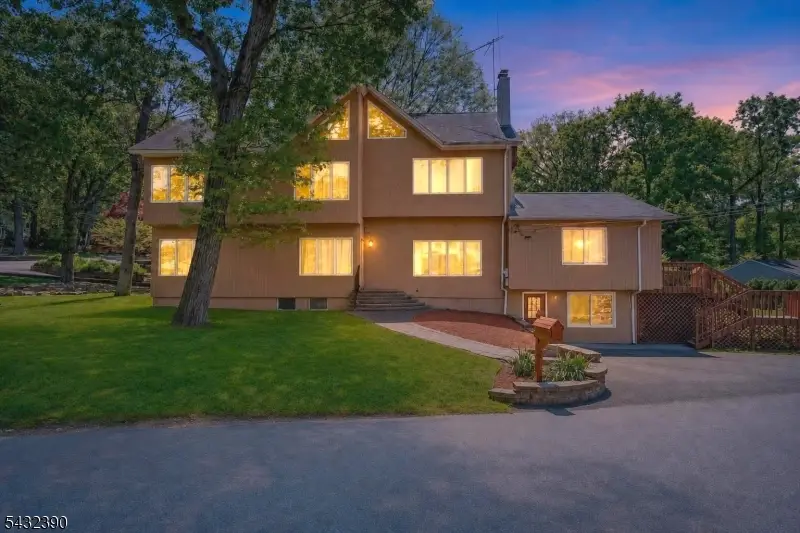 17 Hickory Dr, Oakland, NJ 07436 - #2