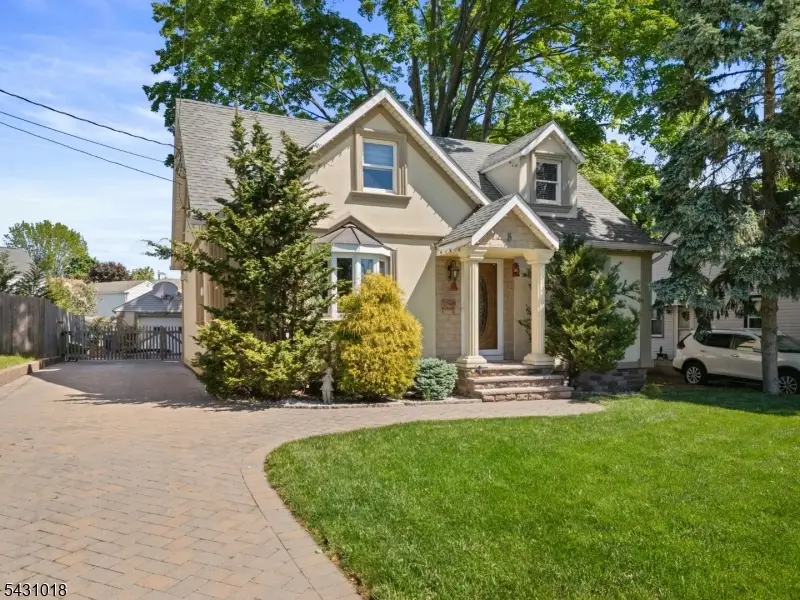8 Garry St, Manville, NJ 08835 - #1