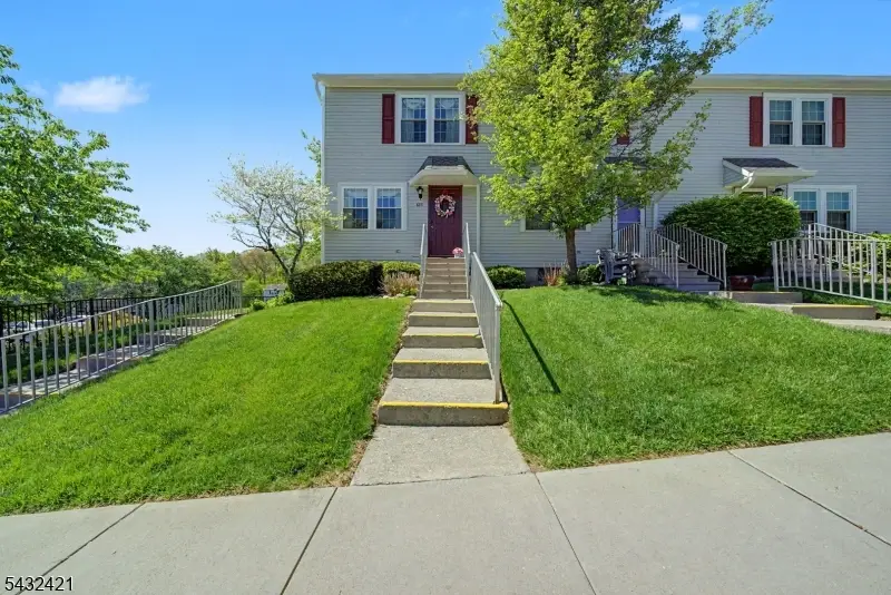 825 Sierra Dr, Independence, NJ 07840 - #2