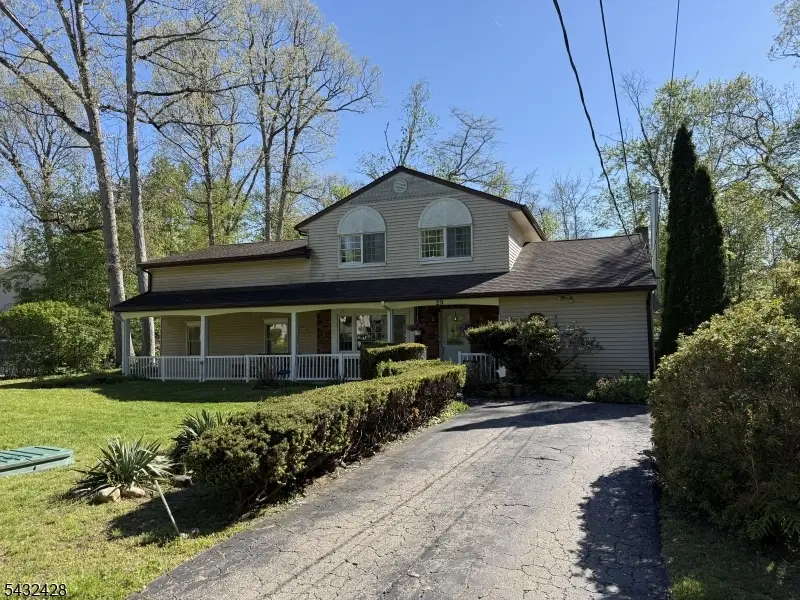 23 Lavina Trl, Jefferson, NJ 07438 - #1