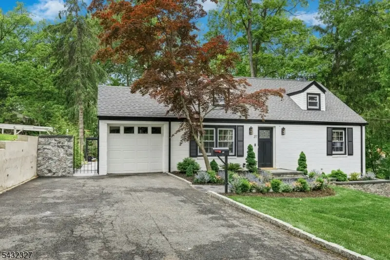 37 Seaman Rd, West Orange, NJ 07052 - #2