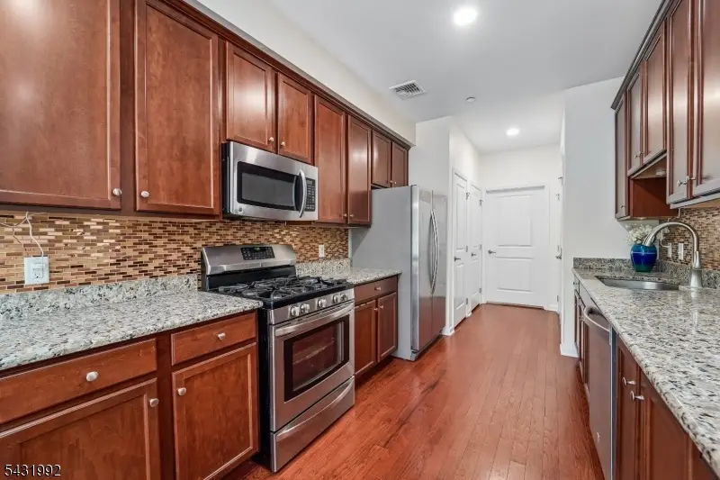 605 Lopez Ln, Morris Plains, NJ 07950 - #2