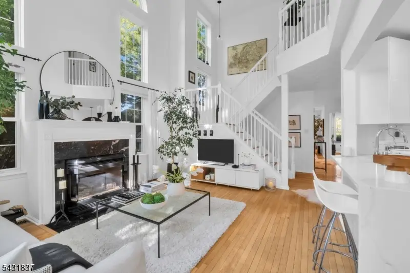 6 Clark Ct, The Hills, NJ 07920 - #1