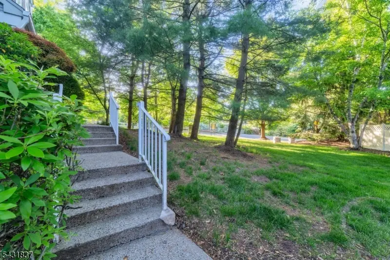 6 Clark Ct, The Hills, NJ 07920 - #3