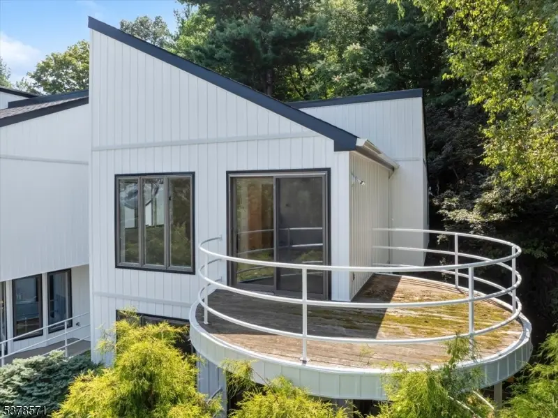 215 Eileen Dr, Cedar Grove, NJ 07009 - #3