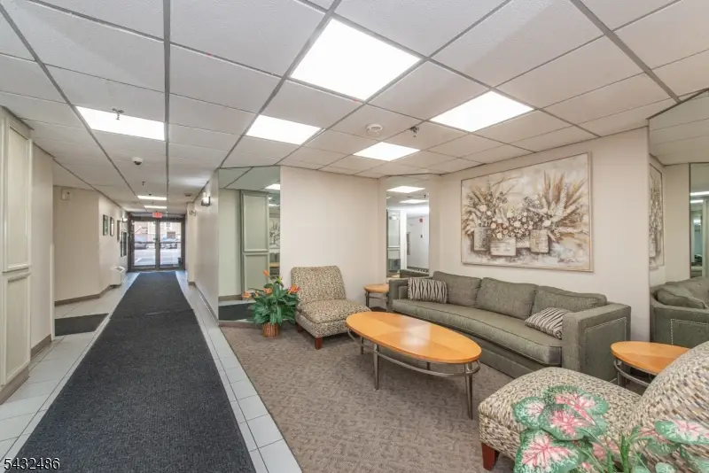 5 Linden St #3J, Hackensack, NJ 07601 - #3