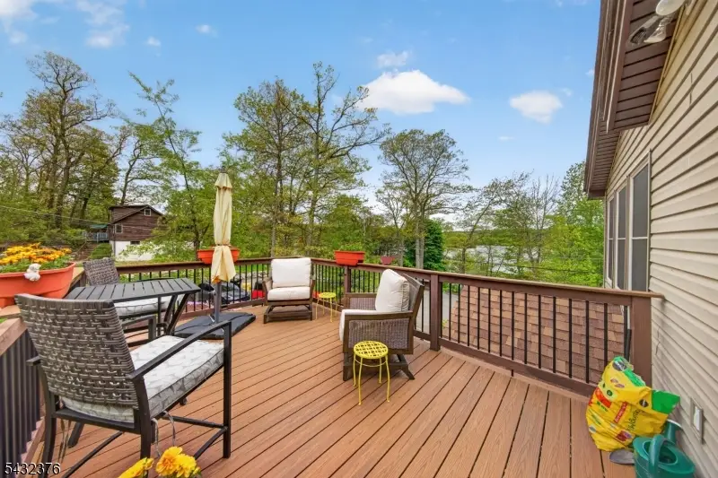 1052 Lakeside Dr East, Highland Lakes, NJ 07422 - #1
