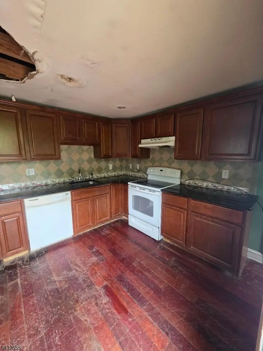 11 Oak St, Haskell, NJ 07420 - #2