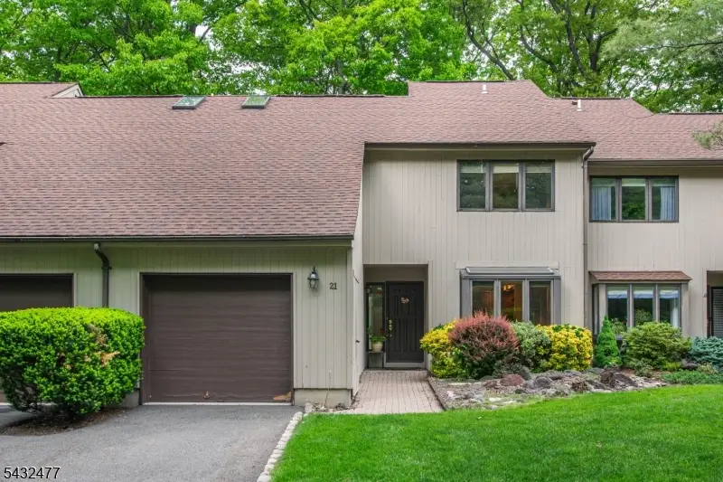21 Lockley Ct, Mountain Lakes, NJ 07046 - #1